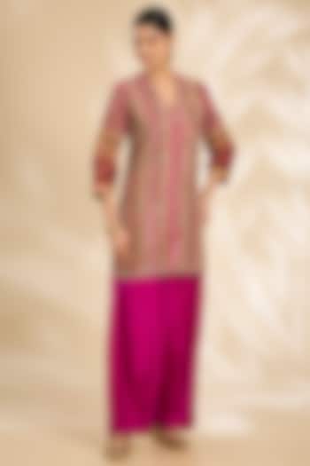 Magenta Silk Hand & Machine Embroidered Kurta Set by Debyani at Pernia's Pop Up Shop