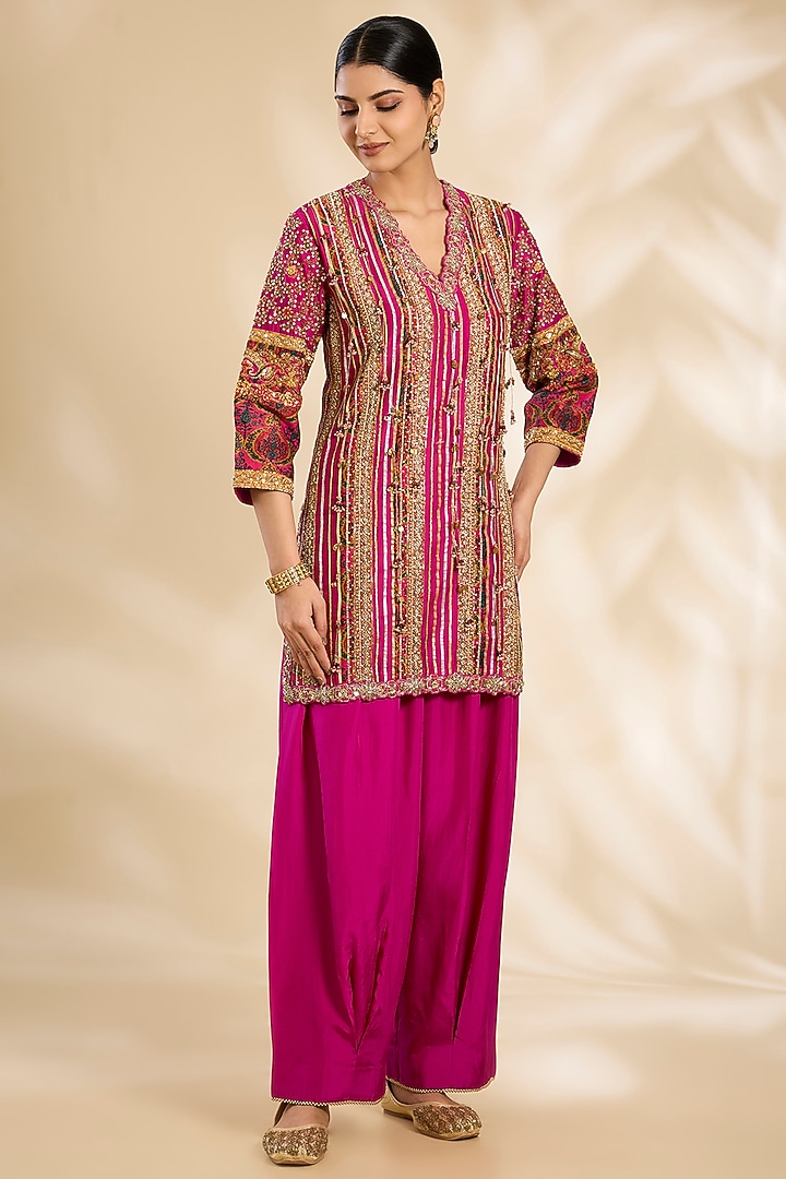 Magenta Silk Hand & Machine Embroidered Kurta Set by Debyani at Pernia's Pop Up Shop