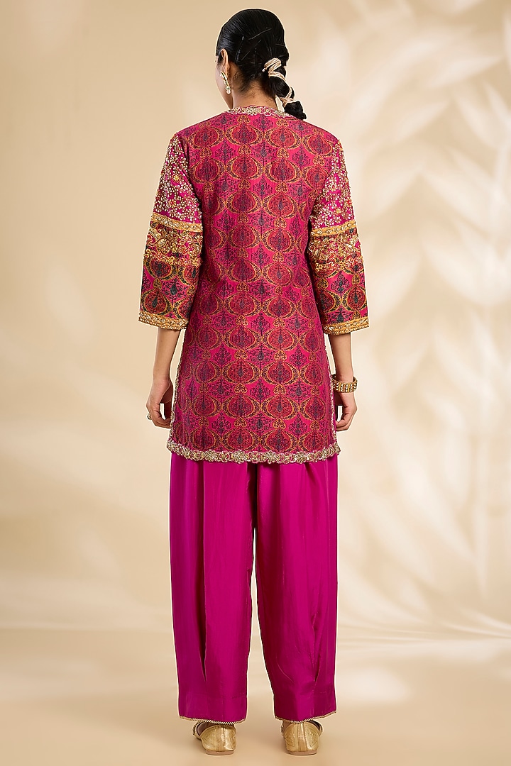 Magenta Silk Hand & Machine Embroidered Kurta Set by Debyani at Pernia's Pop Up Shop