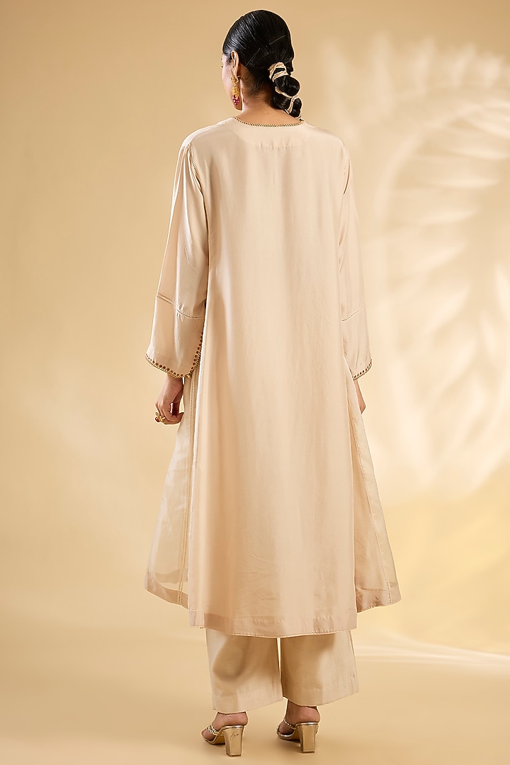 Ivory Silk Hand Embroidered Kurta Set by Debyani at Pernia's Pop Up Shop
