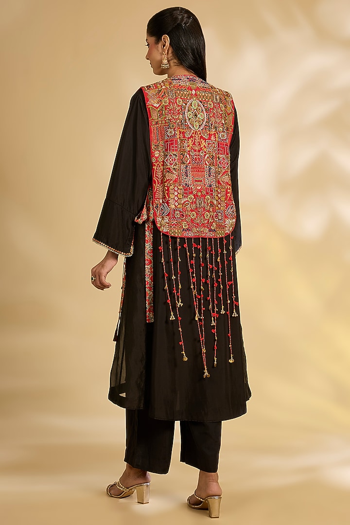 Black Silk Hand & Machine Embroidered Kurta Set by Debyani at Pernia's Pop Up Shop