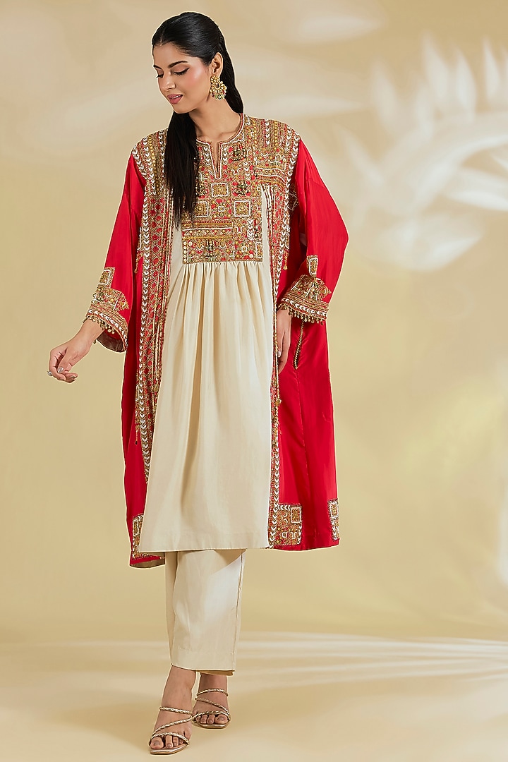 Ivory Silk Hand & Machine Embroidered Kurta Set by Debyani at Pernia's Pop Up Shop