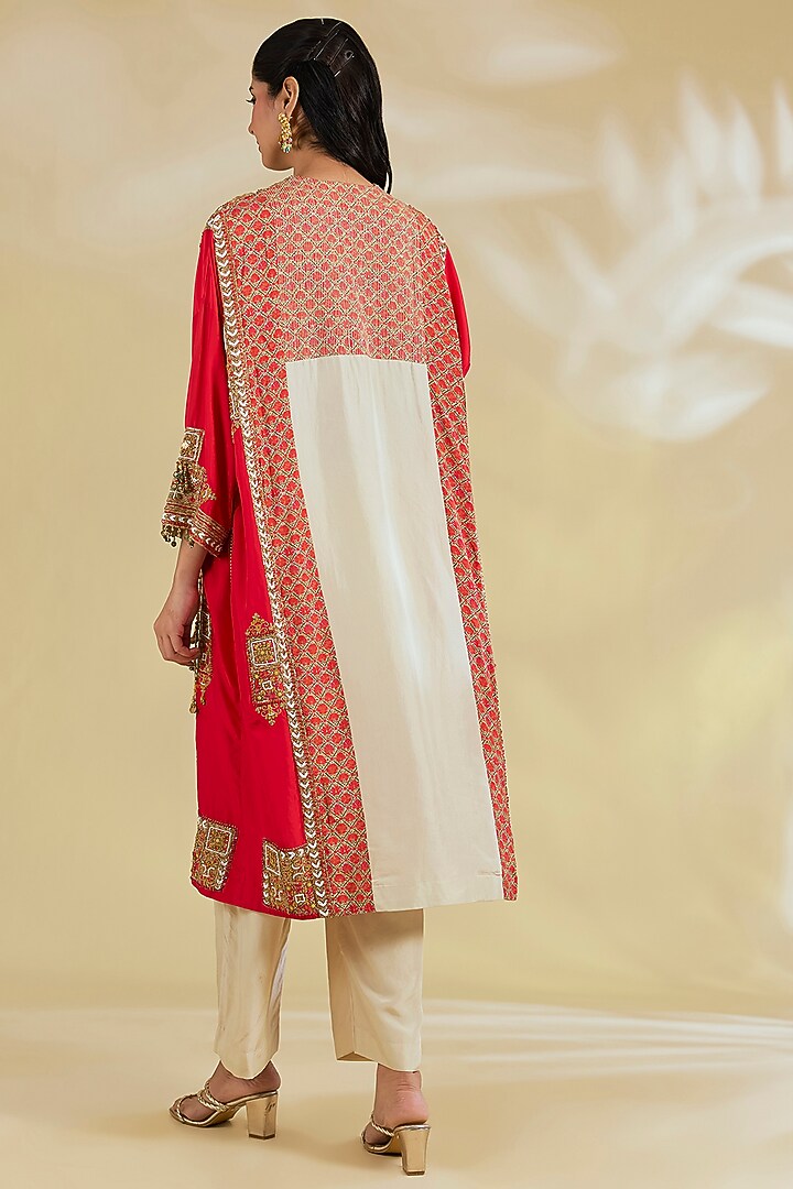 Ivory Silk Hand & Machine Embroidered Kurta Set by Debyani at Pernia's Pop Up Shop