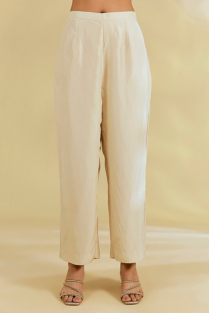 Ivory Silk Hand & Machine Embroidered Kurta Set by Debyani at Pernia's Pop Up Shop
