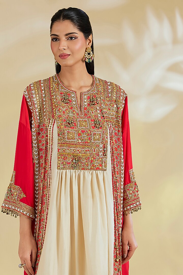 Ivory Silk Hand & Machine Embroidered Kurta Set by Debyani at Pernia's Pop Up Shop