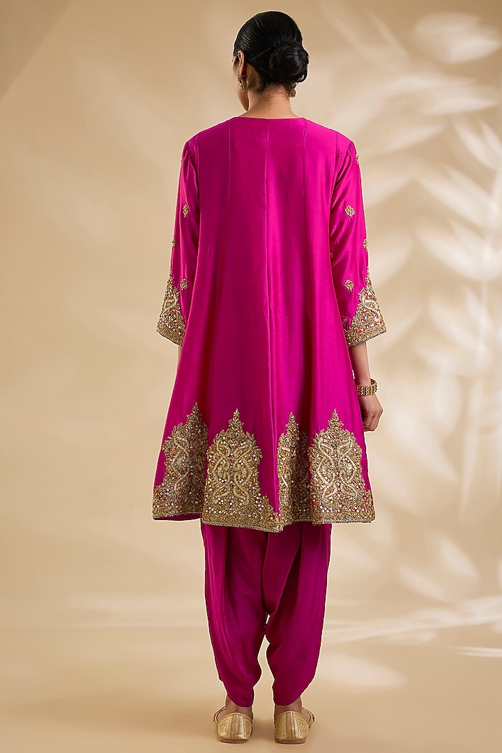 Magenta Silk Hand & Machine Embroidered Kurta Set by Debyani at Pernia's Pop Up Shop