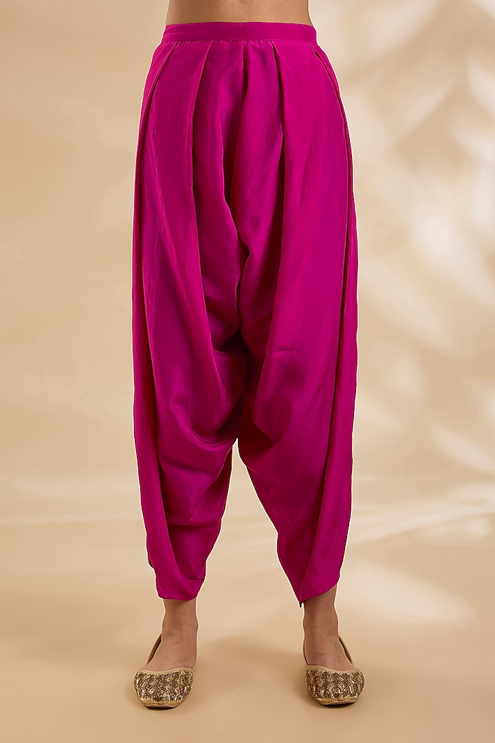 Magenta Silk Hand & Machine Embroidered Kurta Set by Debyani at Pernia's Pop Up Shop