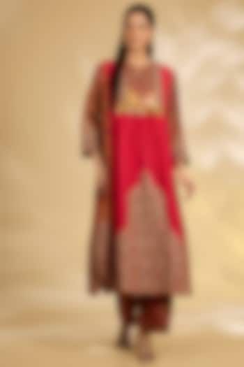 Red Silk Hand & Machine Embroidered Kurta Set by Debyani at Pernia's Pop Up Shop