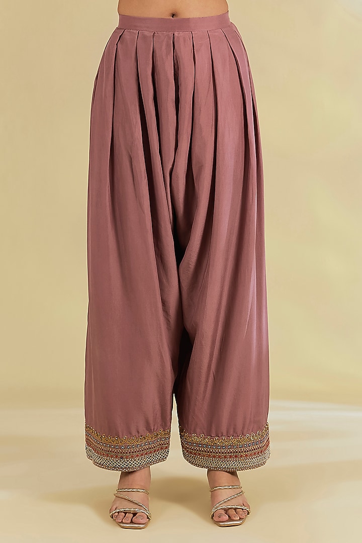 Ivory Raw Silk Hand & Machine Embroidered Kurta Set by Debyani at Pernia's Pop Up Shop