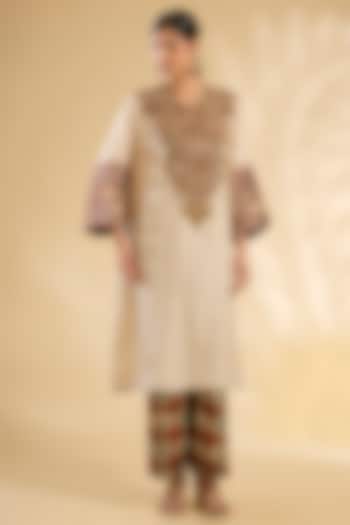 Ivory Silk Abstract Printed & Hand Embroidered Kurta Set by Debyani at Pernia's Pop Up Shop