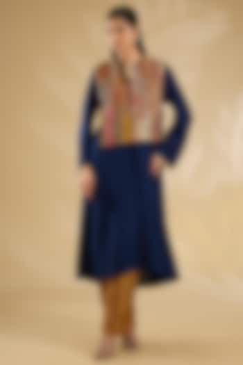 Navy Silk Printed & Embroidered Kurta Set by Debyani at Pernia's Pop Up Shop