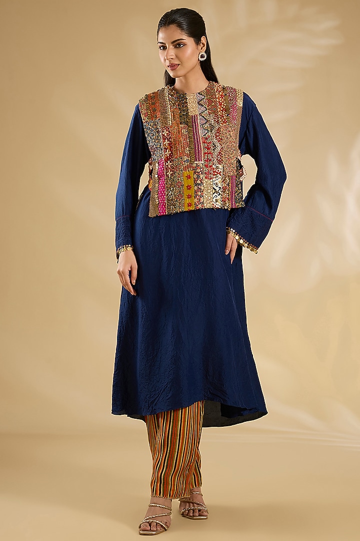 Navy Silk Printed & Embroidered Kurta Set by Debyani at Pernia's Pop Up Shop