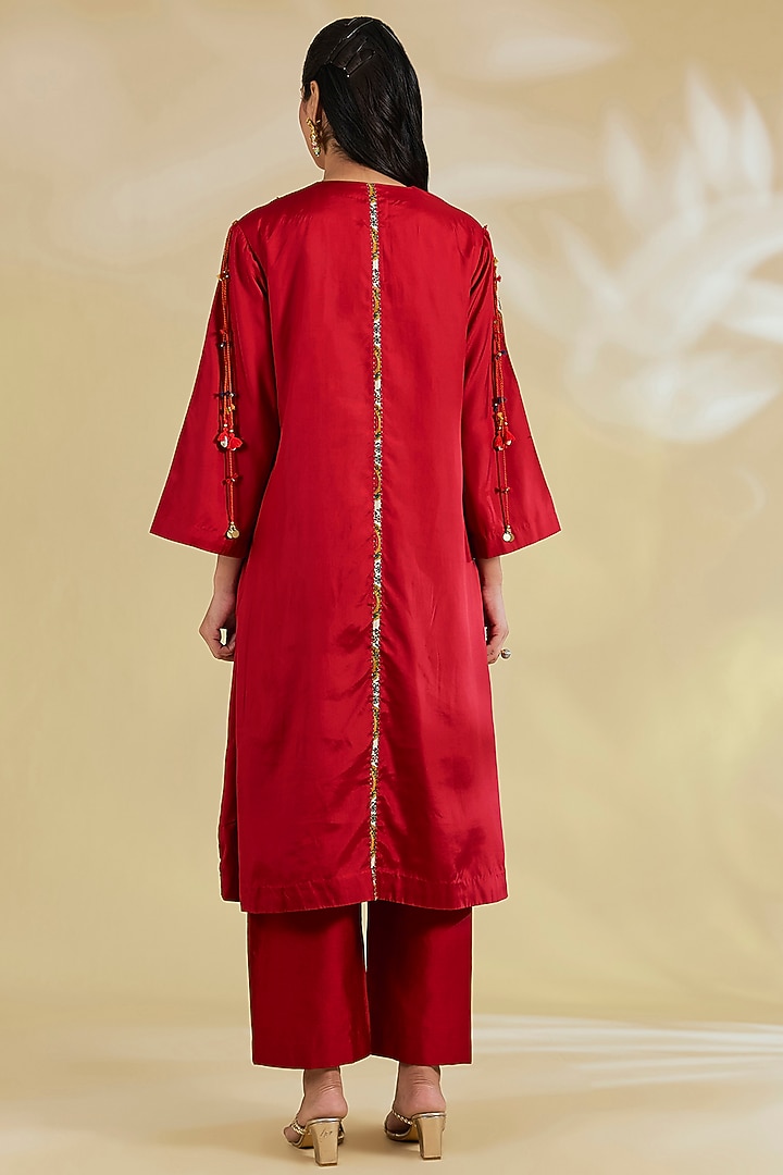 Maroon Silk Hand & Machine Embroidered Kurta Set by Debyani at Pernia's Pop Up Shop