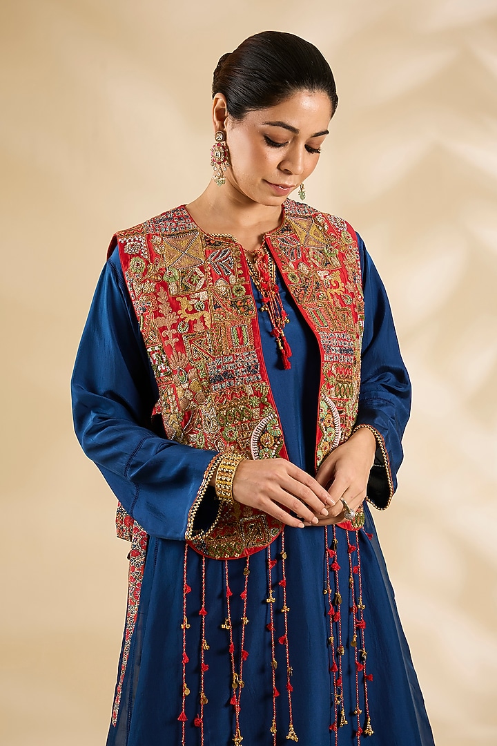 Navy Blue Silk Embroidered Jacket Kurta Set by Debyani at Pernia's Pop Up Shop