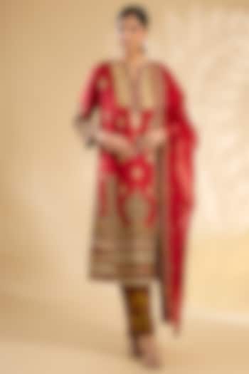 Red Silk Hand & Machine Embroidered Kurta Set by Debyani at Pernia's Pop Up Shop