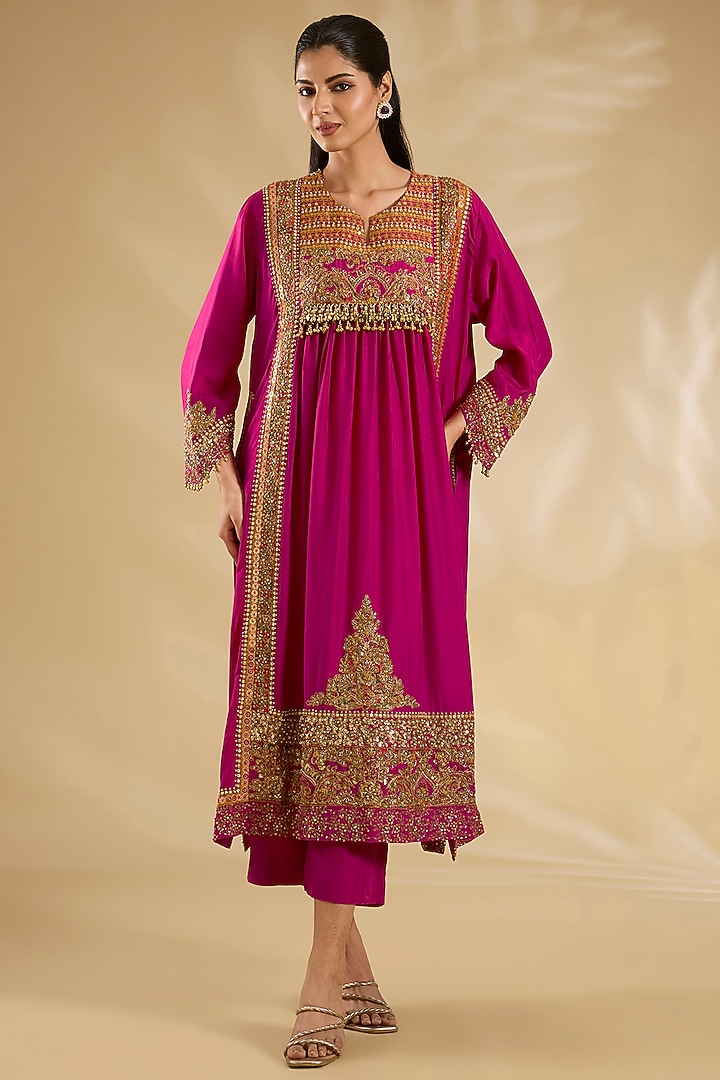 Magenta Silk Hand & Machine Embroidered Kurta Set by Debyani at Pernia's Pop Up Shop