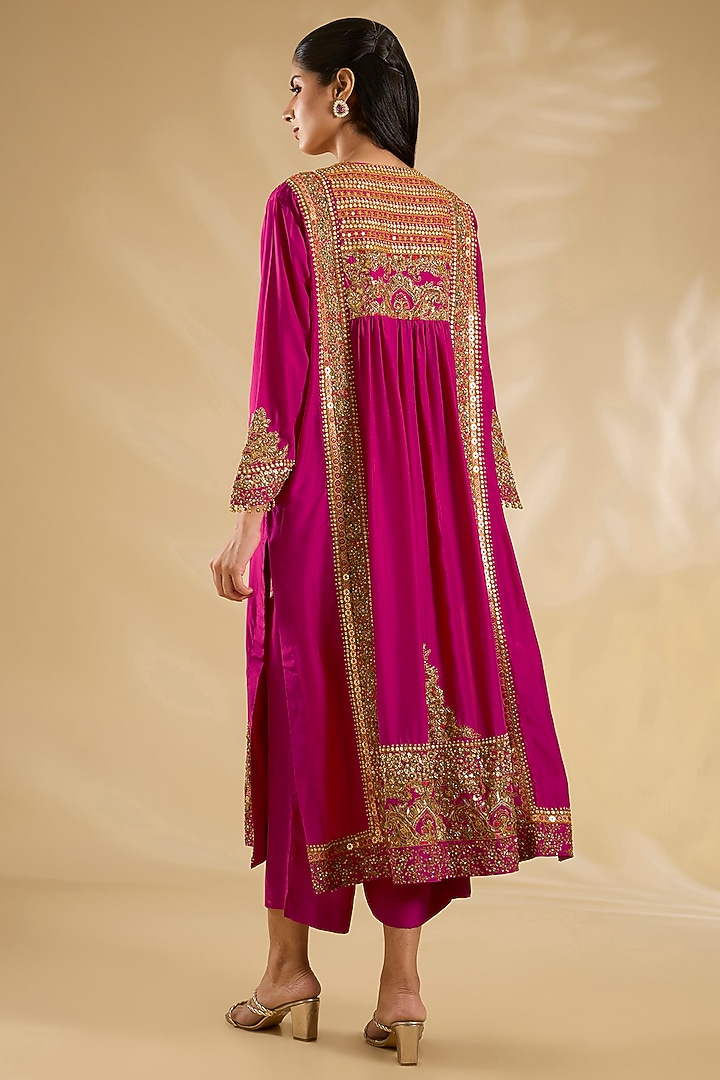 Magenta Silk Hand & Machine Embroidered Kurta Set by Debyani at Pernia's Pop Up Shop