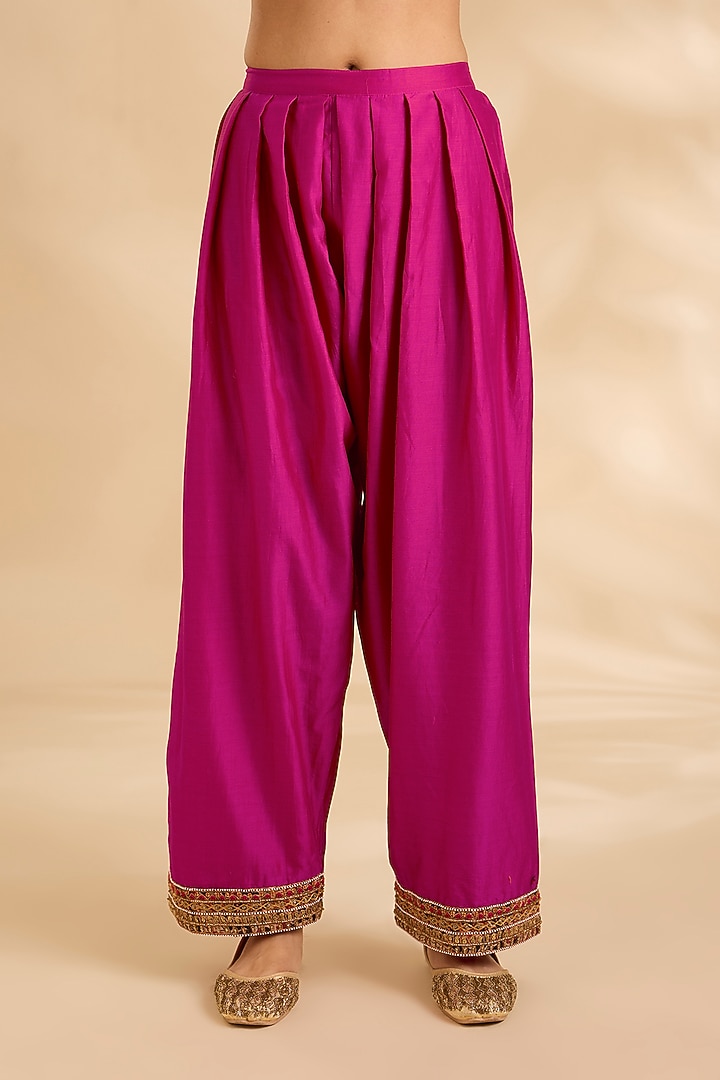 Magenta Chanderi Hand Embroidered Kurta Set by Debyani at Pernia's Pop Up Shop