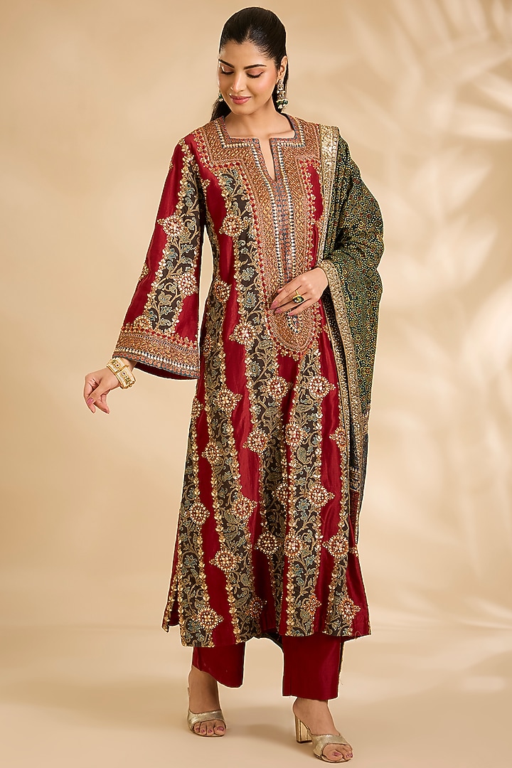 Brick Red Chanderi Hand Embroidered Kurta Set by Debyani at Pernia's Pop Up Shop