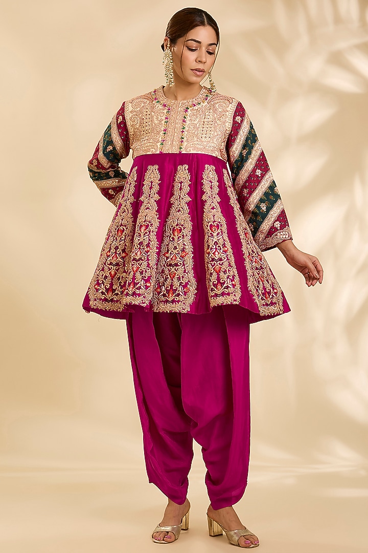 Magenta Chanderi Hand & Machine Embroidered Kurta Set by Debyani at Pernia's Pop Up Shop