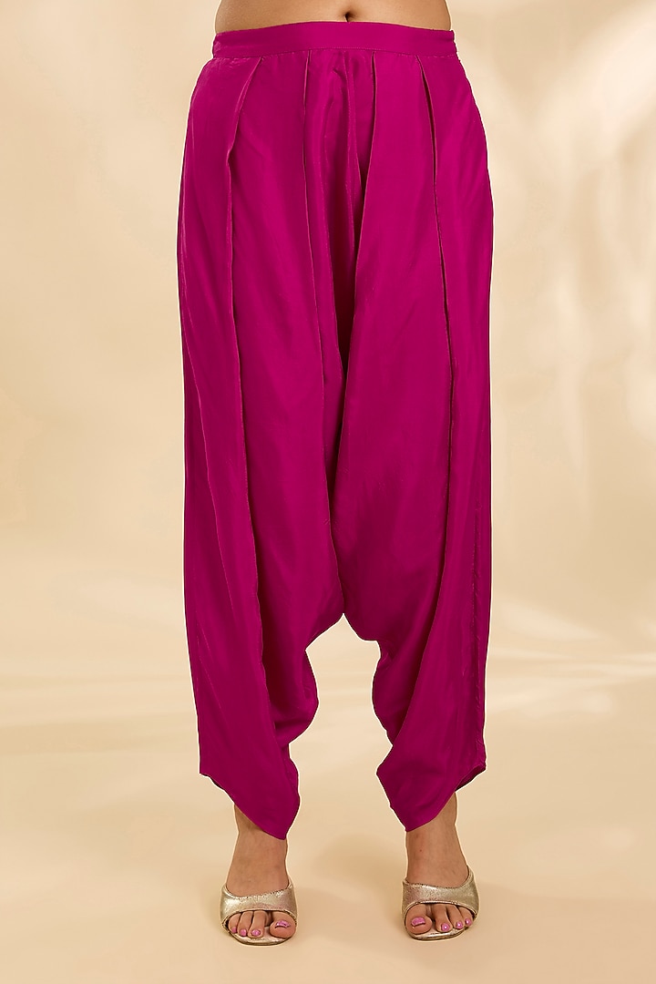 Magenta Chanderi Hand & Machine Embroidered Kurta Set by Debyani at Pernia's Pop Up Shop