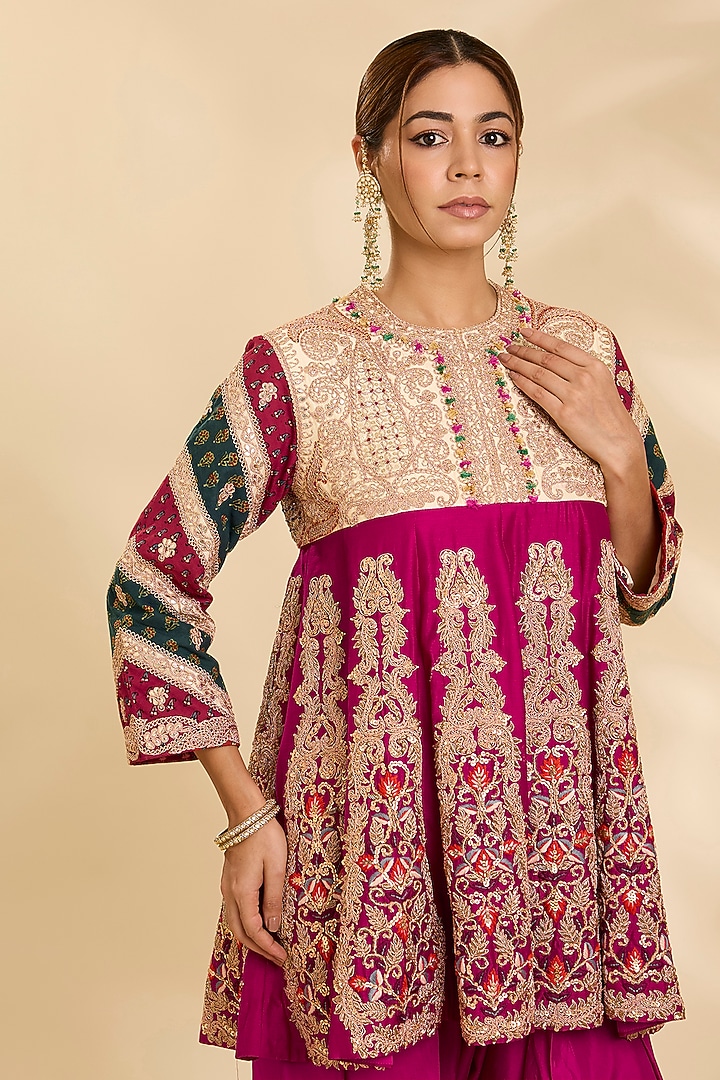 Magenta Chanderi Hand & Machine Embroidered Kurta Set by Debyani at Pernia's Pop Up Shop