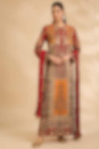 Red Chanderi & Brocade Hand Embroidered Kurta Set by Debyani at Pernia's Pop Up Shop