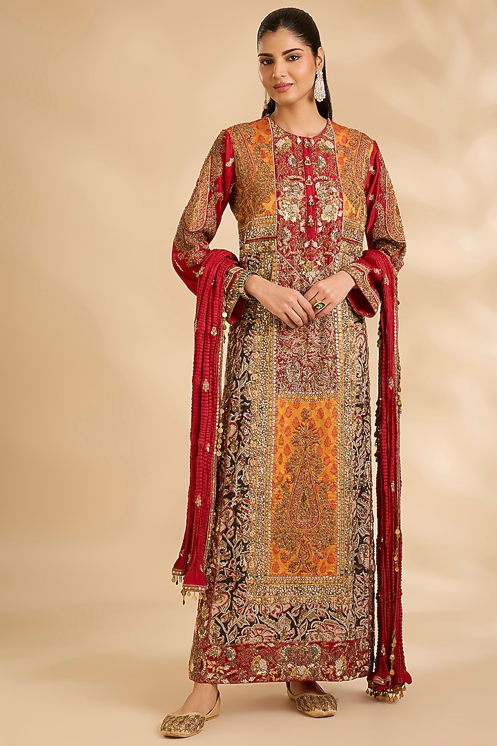 Red Chanderi & Brocade Hand Embroidered Kurta Set by Debyani at Pernia's Pop Up Shop