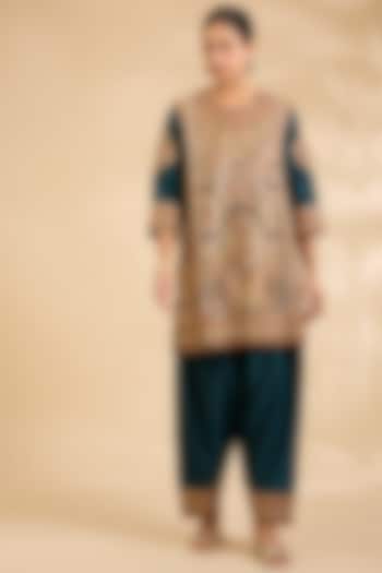 Blue Chanderi Silk Floral Printed & Embroidered Short Kurta Set by Debyani at Pernia's Pop Up Shop