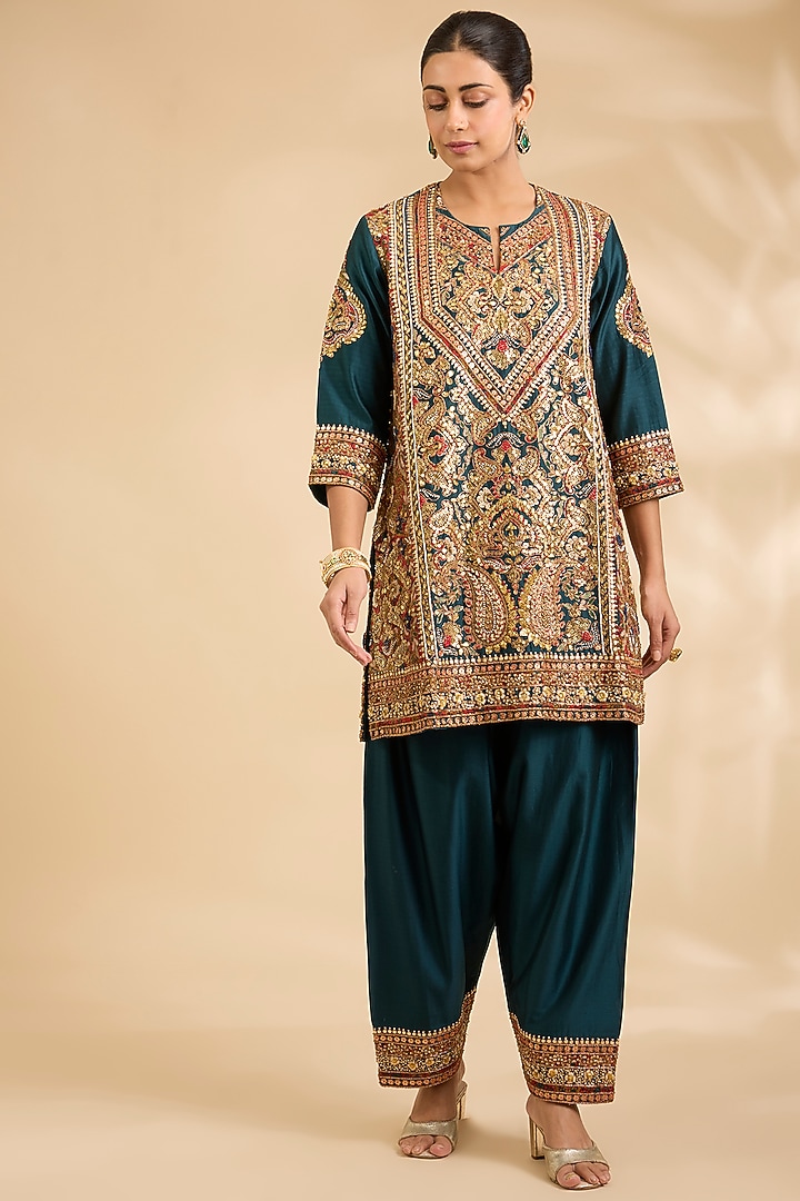 Blue Chanderi Silk Floral Printed & Embroidered Short Kurta Set by Debyani at Pernia's Pop Up Shop