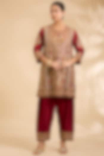 Brick Red Chanderi Silk Floral Printed & Embroidered Short Kurta Set by Debyani at Pernia's Pop Up Shop