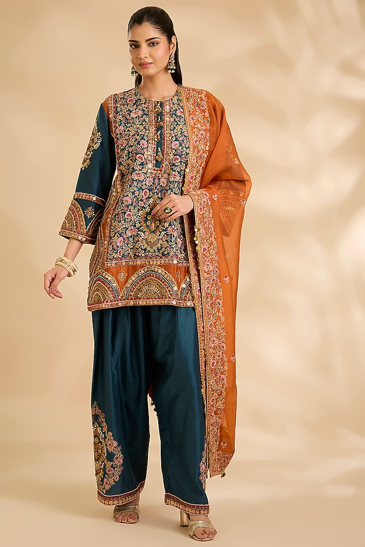 Blue Chanderi & Organza Hand Embroidered Kurta Set by Debyani at Pernia's Pop Up Shop