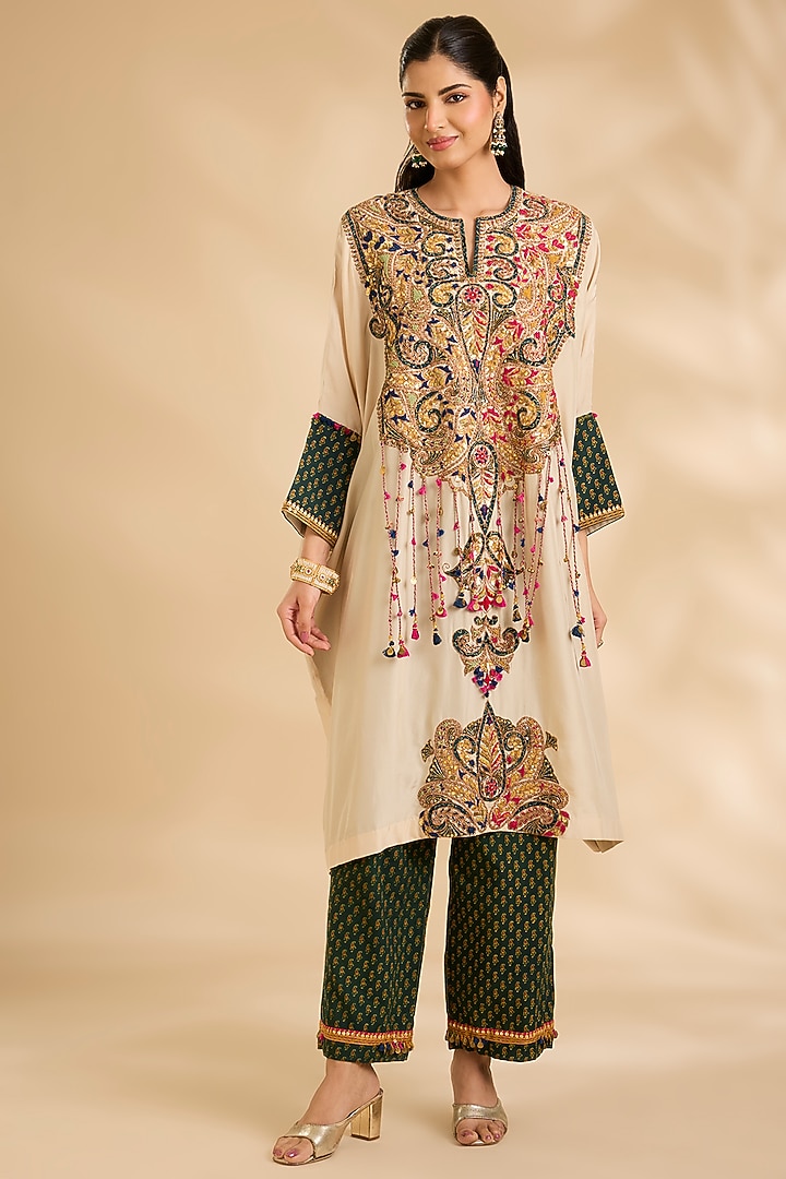 Ivory Chanderi & Cotton Hand Embroidered Kurta Set by Debyani at Pernia's Pop Up Shop