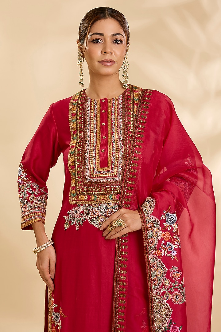 Red Chanderi Hand & Machine Embroidered Kurta Set by Debyani at Pernia's Pop Up Shop