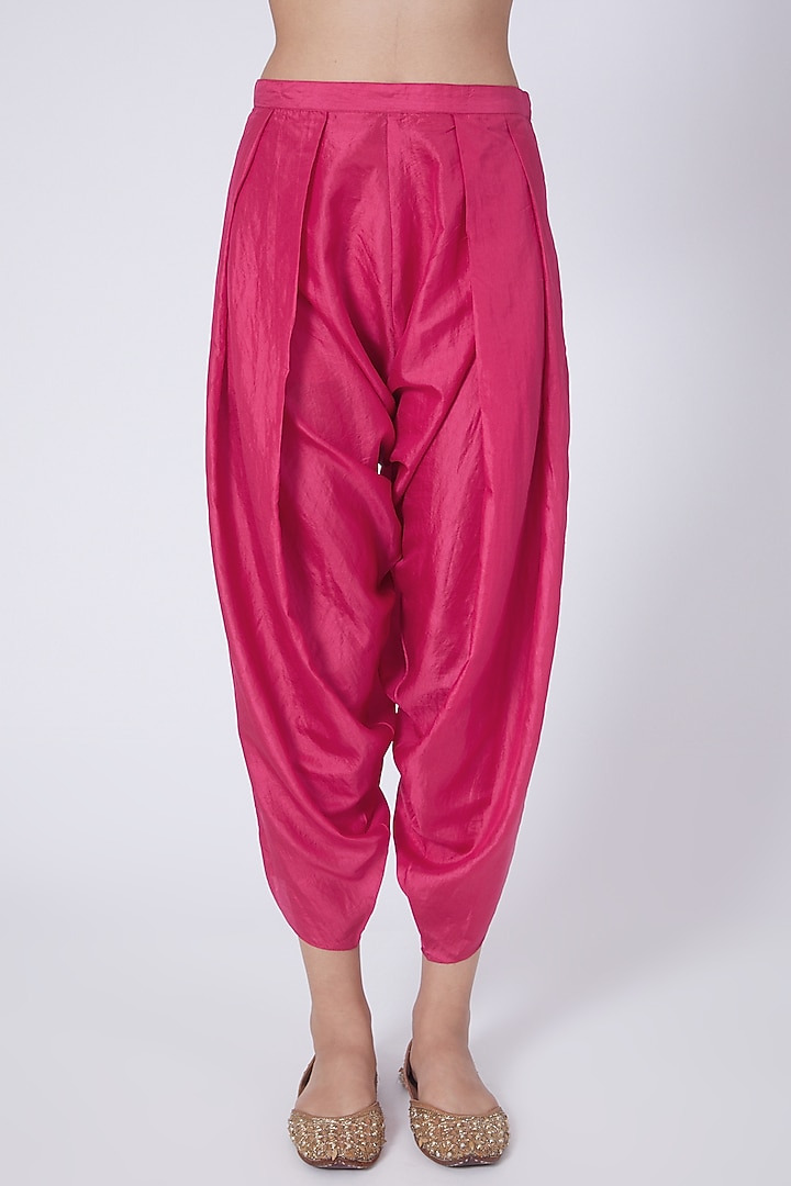 Magenta Silk Kurta Set by Debyani at Pernia's Pop Up Shop