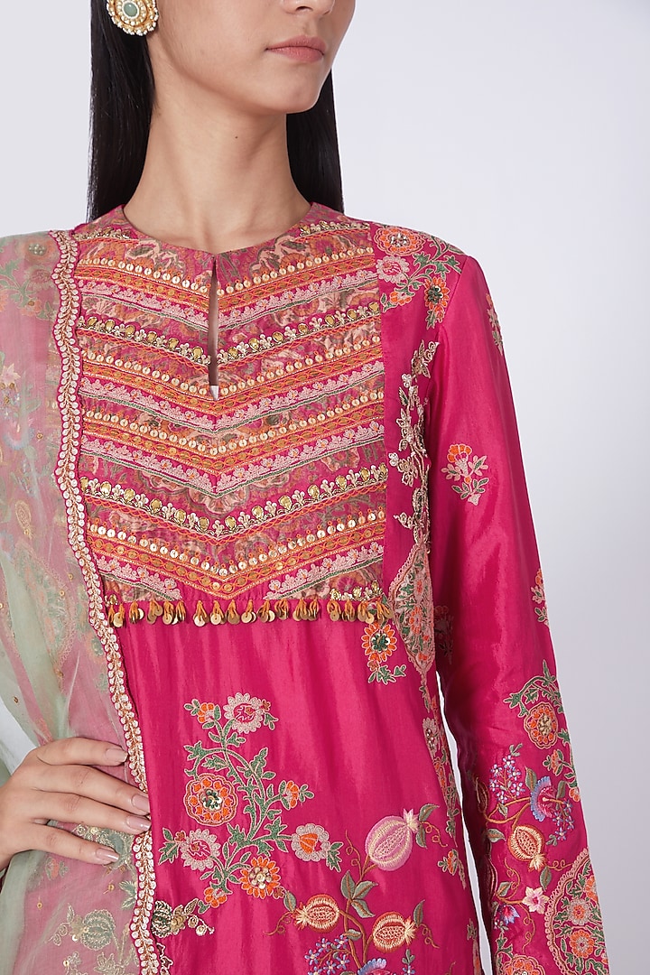 Magenta Silk Kurta Set by Debyani at Pernia's Pop Up Shop