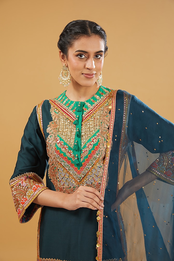 Green Chanderi Silk Mirror Work Kashmiri Kurta Set by Debyani at Pernia's Pop Up Shop