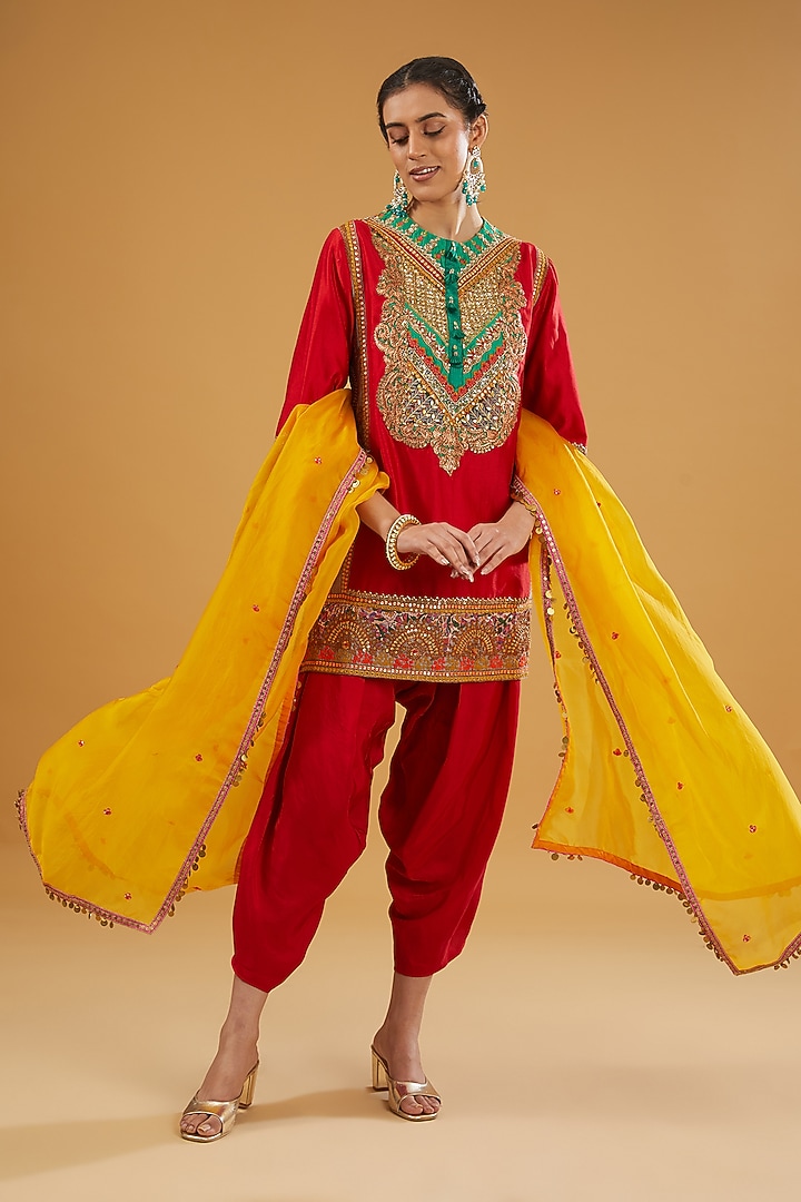 Red Chanderi Silk Mirror Work Kashmiri Kurta Set by Debyani at Pernia's Pop Up Shop