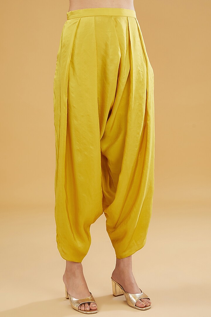 Mustard Chanderi Silk Mirror Work Kashmiri Kurta Set by Debyani at Pernia's Pop Up Shop