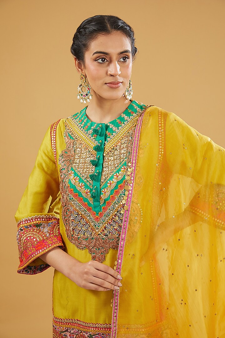 Mustard Chanderi Silk Mirror Work Kashmiri Kurta Set by Debyani at Pernia's Pop Up Shop