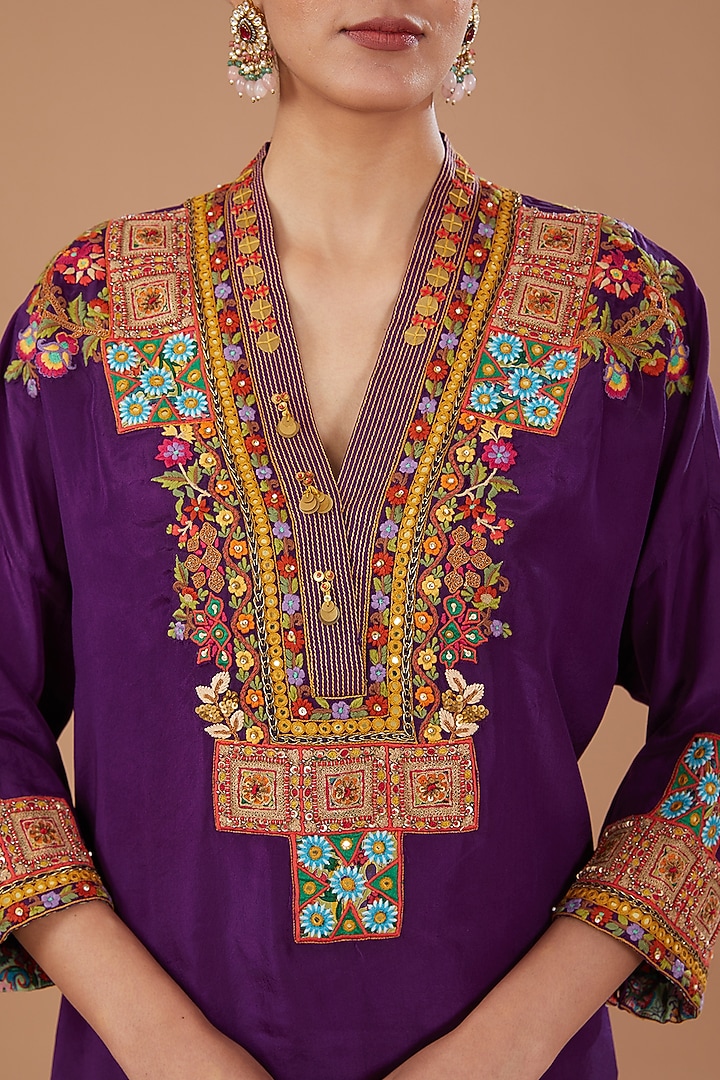 Purple Silk Embroidered Kurta Set by Debyani at Pernia's Pop Up Shop