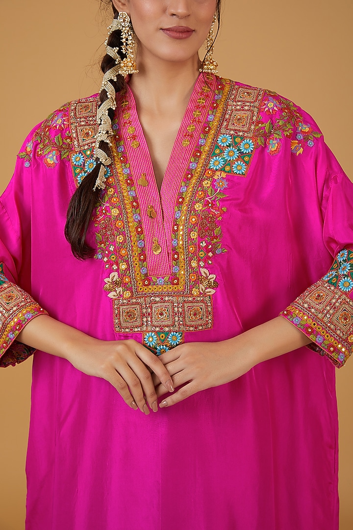 Rani Pink Chanderi Silk Embroidered Kurta Set by Debyani at Pernia's Pop Up Shop
