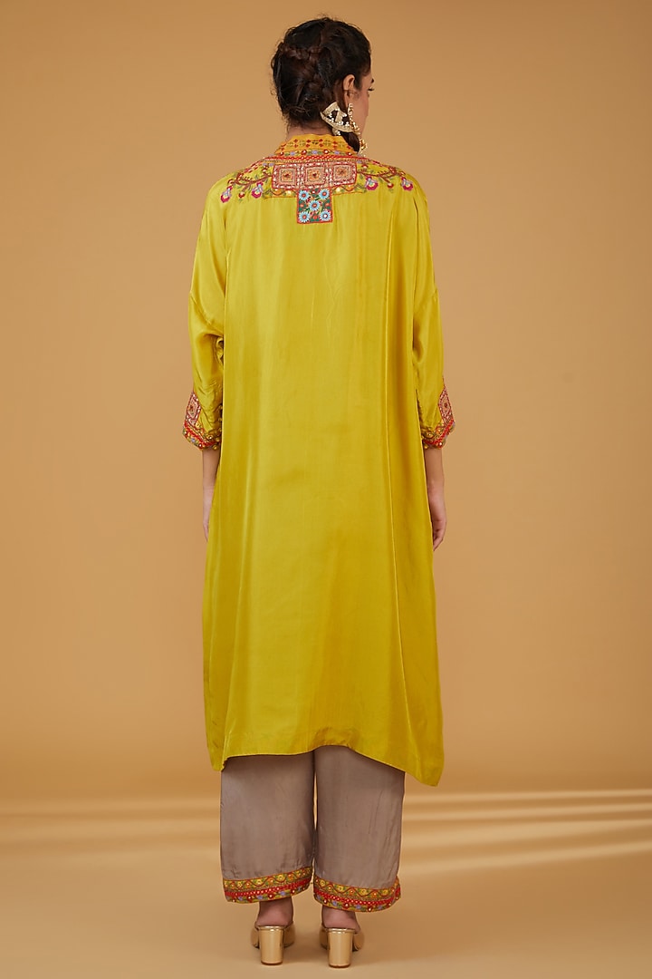 Mustard Chanderi Silk Embroidered Kurta Set by Debyani at Pernia's Pop Up Shop