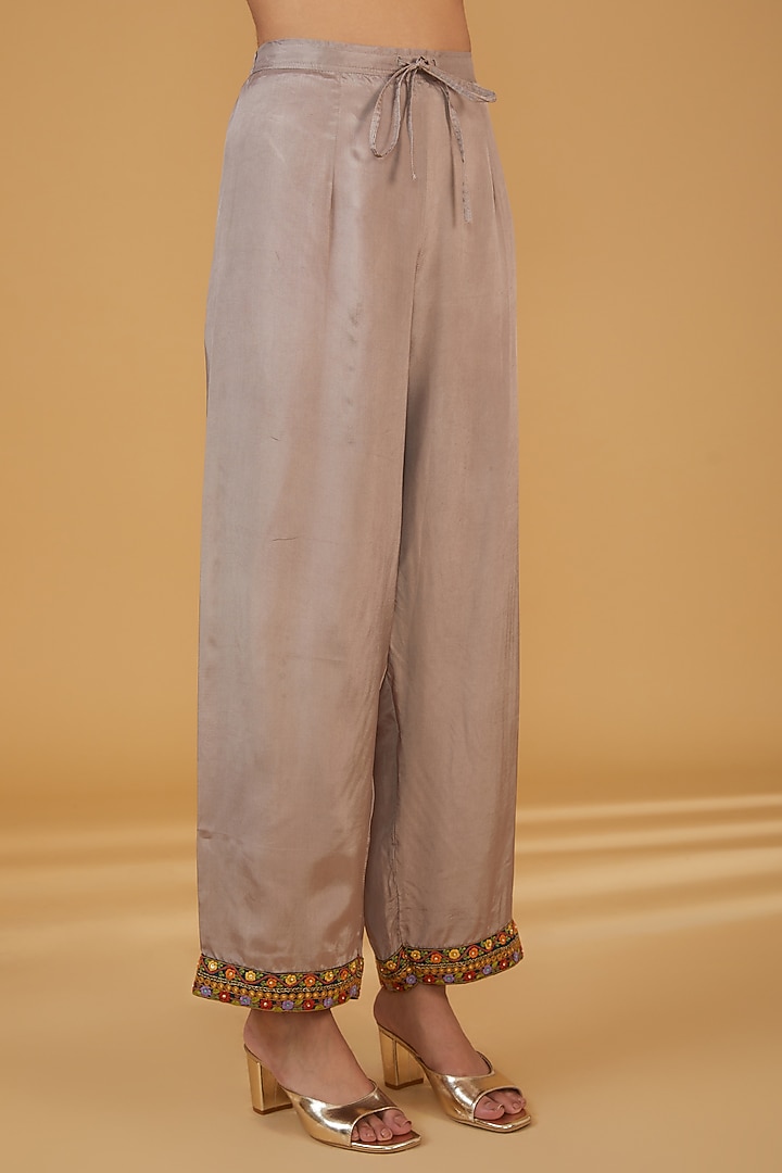 Navy Blue Chanderi Silk Embroidered Kurta Set by Debyani at Pernia's Pop Up Shop