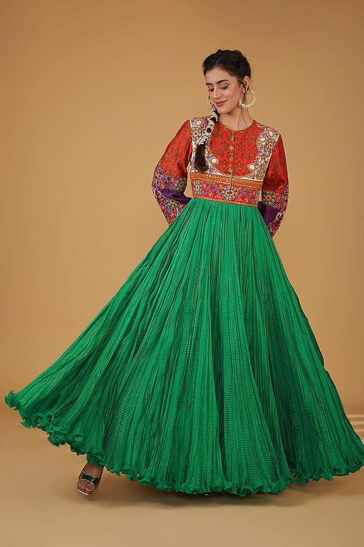 Emerald Green Chanderi Silk Crushed Kalidar Bridal Anarkali by Debyani at Pernia's Pop Up Shop