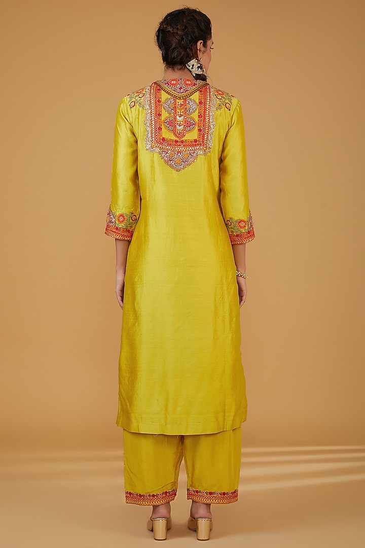 Mustard Chanderi Silk Patchwork Embroidered Kurta Set by Debyani at Pernia's Pop Up Shop