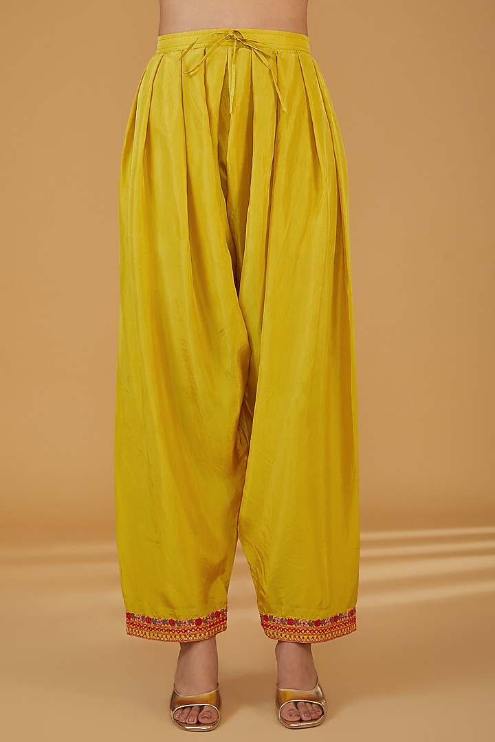 Mustard Chanderi Silk Patchwork Embroidered Kurta Set by Debyani at Pernia's Pop Up Shop