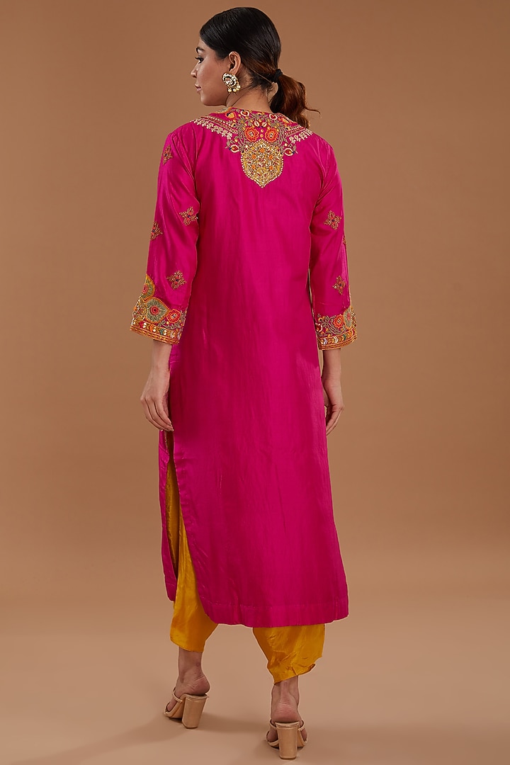 Magenta Chanderi Kurta Set by Debyani at Pernia's Pop Up Shop