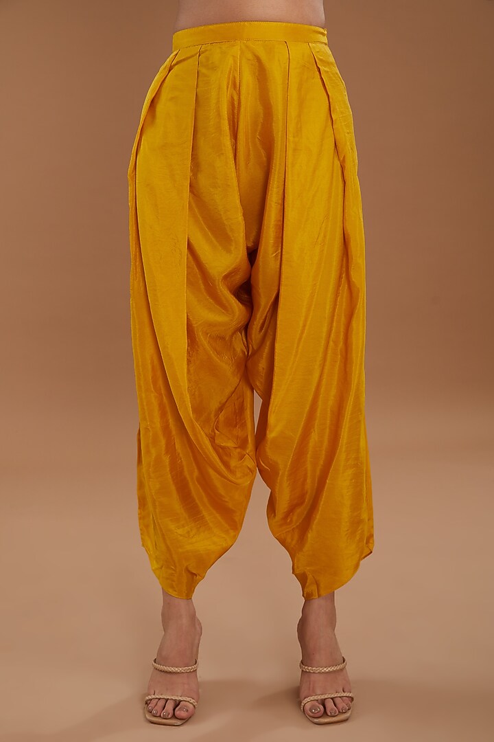 Magenta Chanderi Kurta Set by Debyani at Pernia's Pop Up Shop