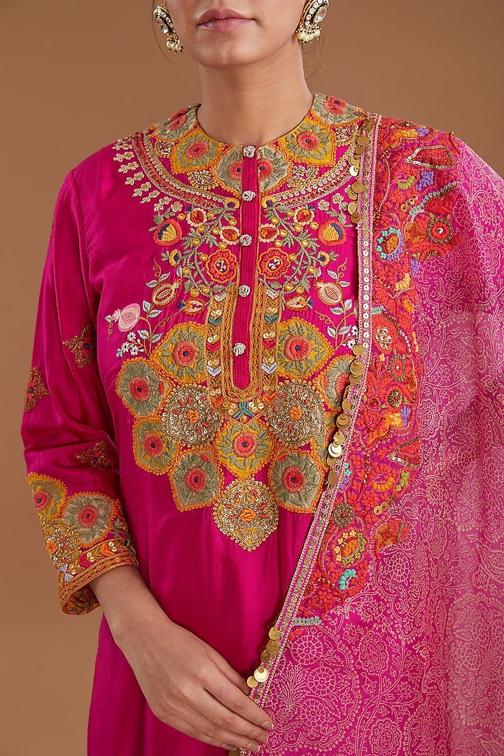 Magenta Chanderi Kurta Set by Debyani at Pernia's Pop Up Shop
